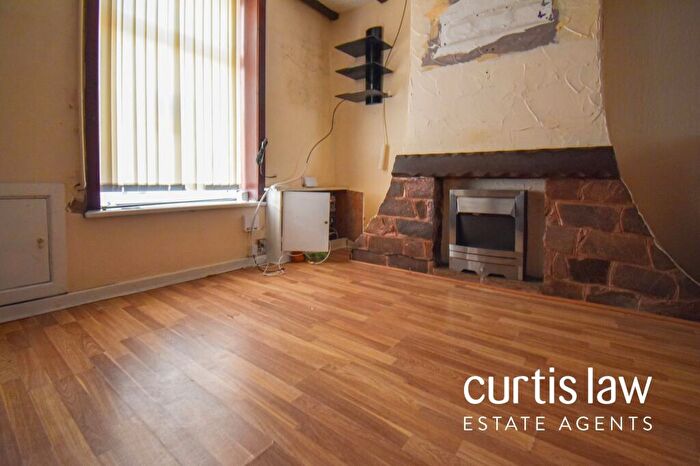 3 Bedroom End Of Terrace House For Sale In Redearth Road, Darwen, BB3