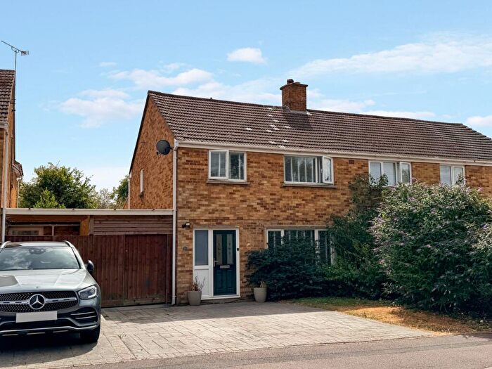 3 Bedroom Semi-Detached House For Sale In Upthorpe Drive, Wantage, OX12