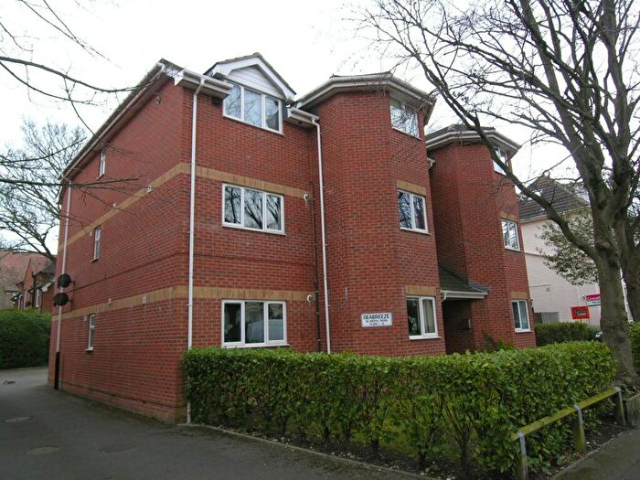 2 Bedroom Flat To Rent In Bedroom First Floor Flat In Boscombe, BH5