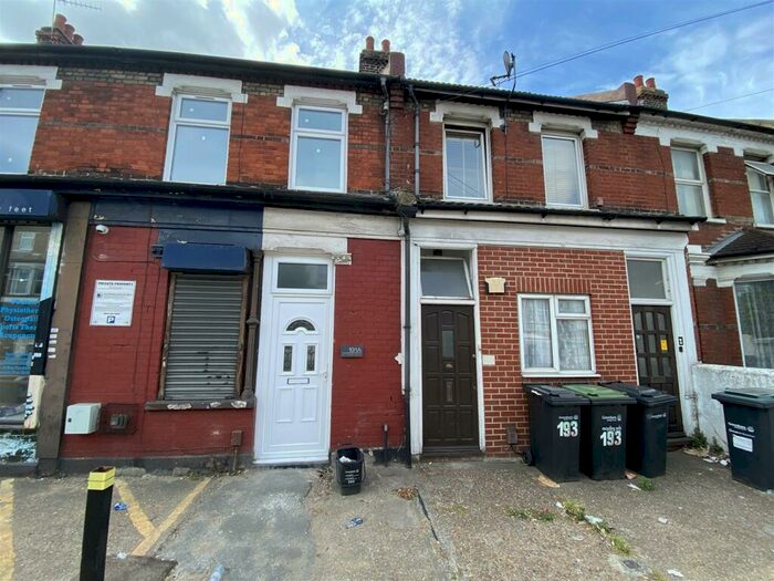 2 Bedroom Flat To Rent In Old Road West, Gravesend, DA11