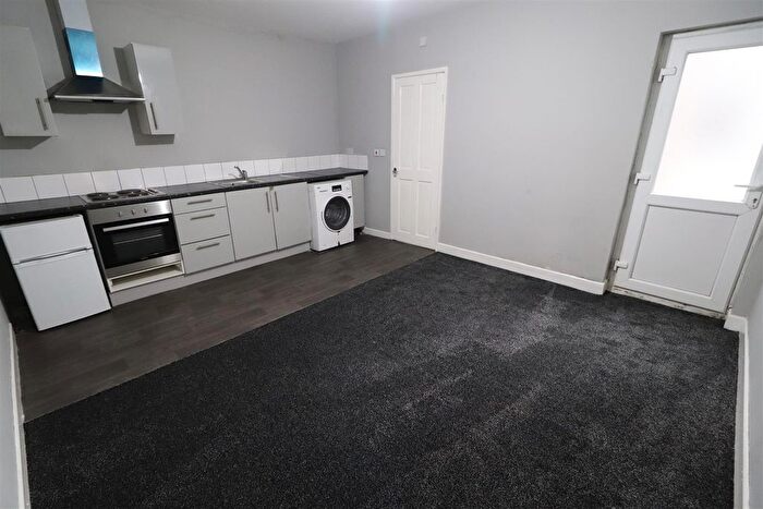 Studio To Rent In Foleshill Road, Coventry, CV6