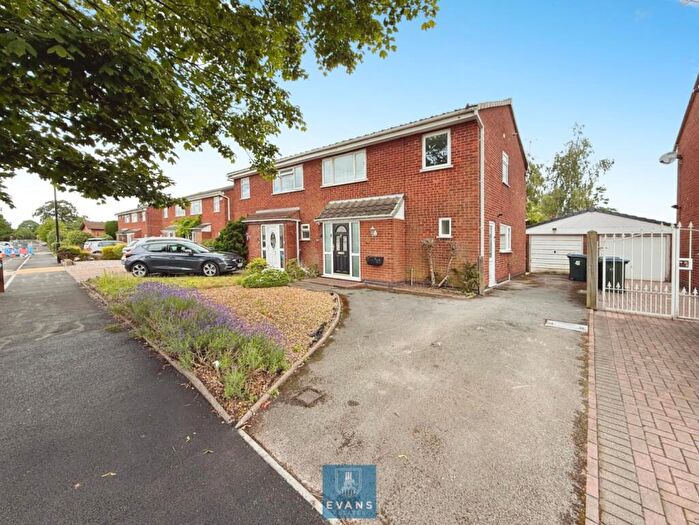 3 Bedroom Semi Detached House For Sale In Clifford Bridge Road, Binley, Coventry, CV3