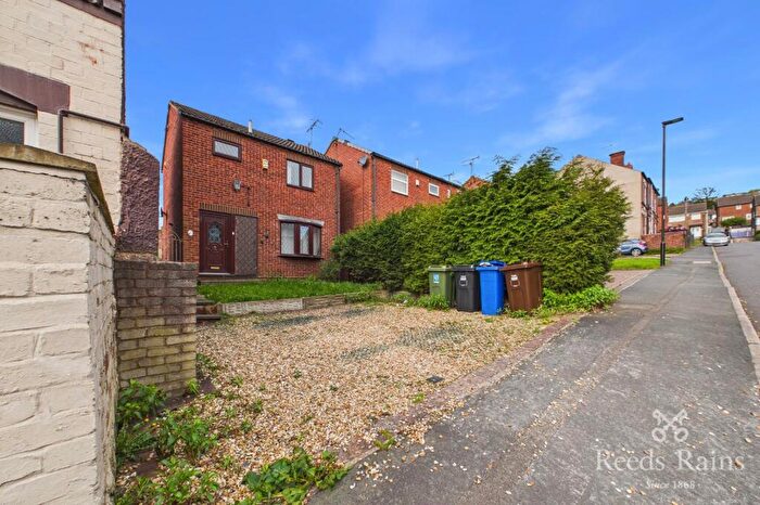 2 Bedroom Detached House To Rent In Dearne Street, Sheffield, South Yorkshire, S9