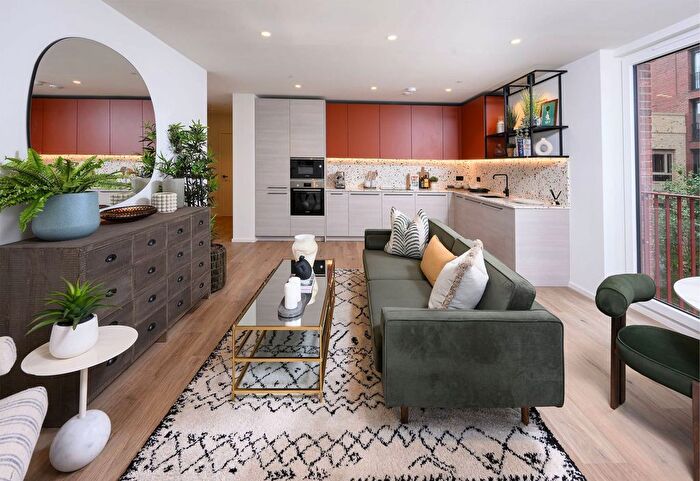 1 Bedroom Flat For Sale In Heron Wharf, Poplar, E14