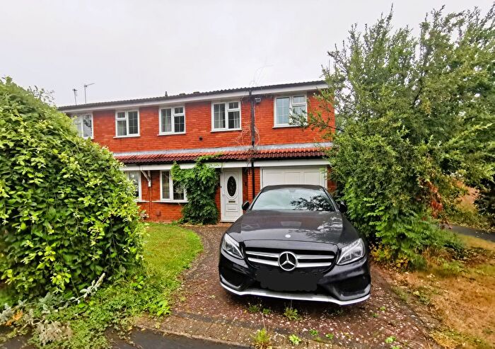 4 Bedroom Semi-Detached House For Sale In The Greens, Edge Hill Drive, Perton, Wolverhampton, West Midlands, WV6