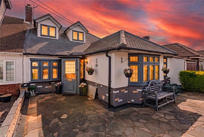 5 Bedroom Semi Detached House For Sale In Canterbury Avenue, Upminster, RM14