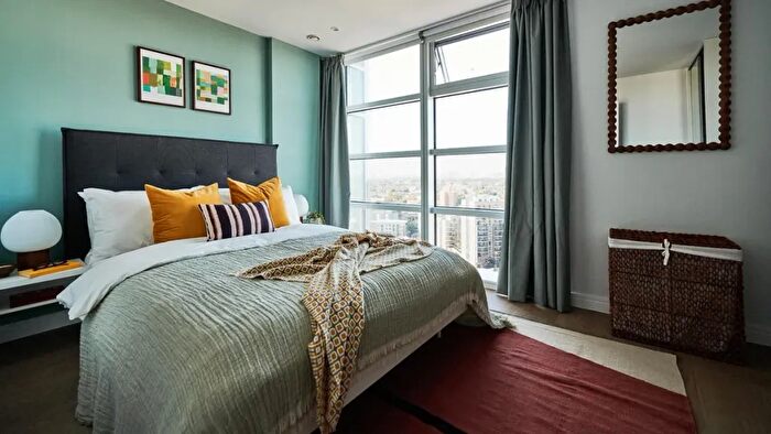 1 Bedroom Flat To Rent In Pioneer Point, Winston Way, Ilford, IG1