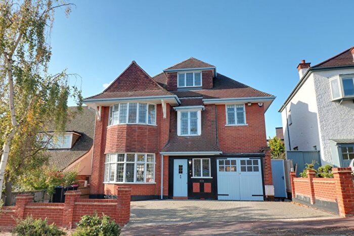 5 Bedroom Detached House To Rent In Mount Avenue, Westcliff-On-Sea, SS0