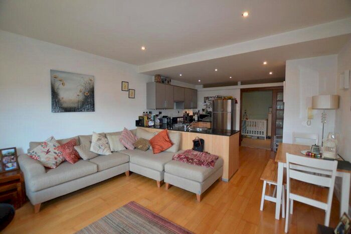 2 Bedroom Property To Rent In Mead Lane, Hertford, London, SG13