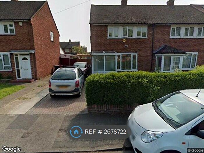 3 Bedroom End Of Terrace House To Rent In Harrow Road, Slough, SL3