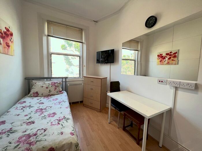 Studio To Rent In Philbeach Gardens, London, SW5