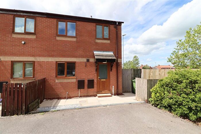 2 Bedroom End Terrace House For Sale In Lambert Close, Market Weighton, YO43