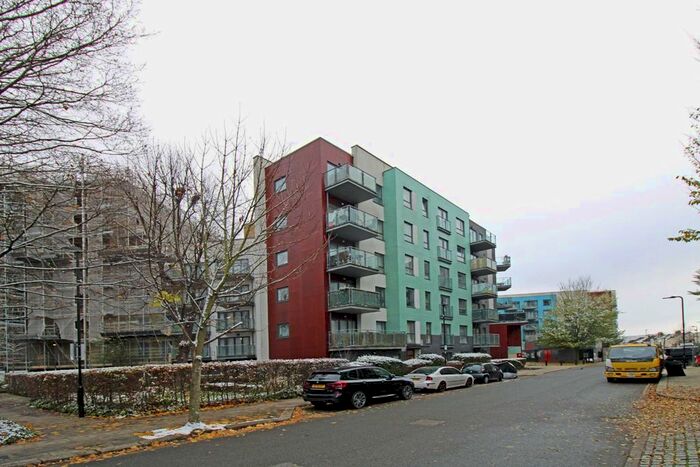 3 Bedroom Flat To Rent In All Saints Road, London, W3