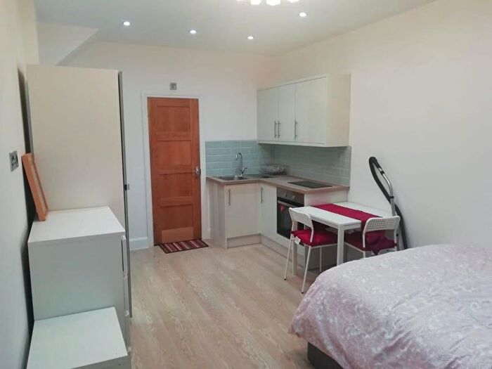 1 Bedroom Studio To Rent In Ilford, IG5