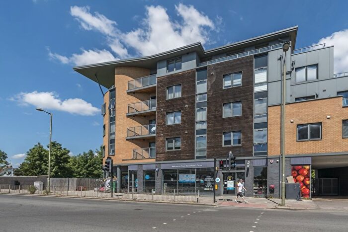 2 Bedroom Flat To Rent In Friern Barnet Road, London, N11