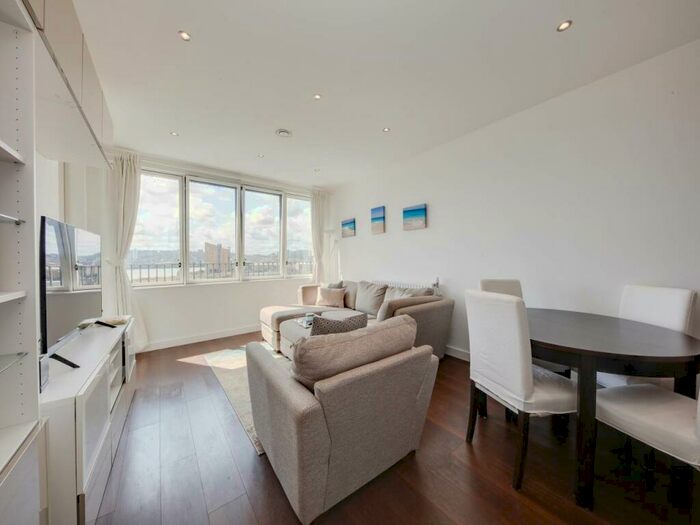 1 Bedroom Flat For Sale In Rendel Apartments, Lockside Way, Royal Docks, E16
