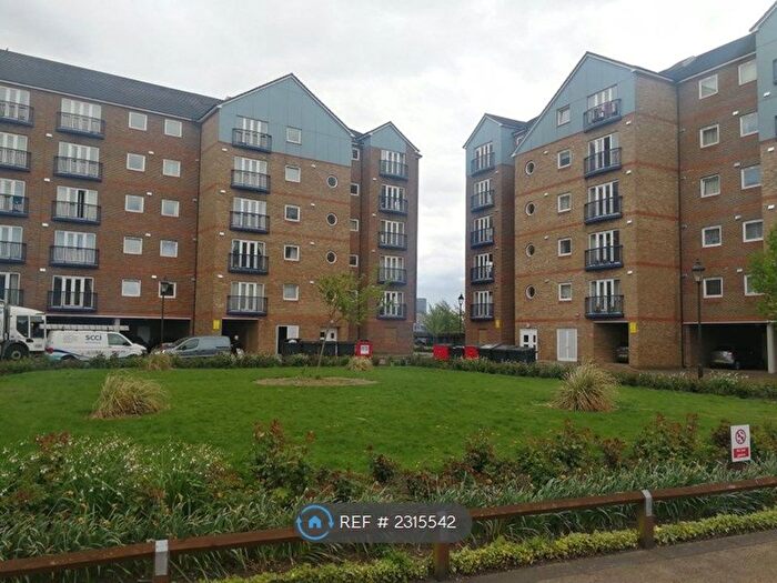 2 Bedroom Flat To Rent In Argent Court, Grays, RM17