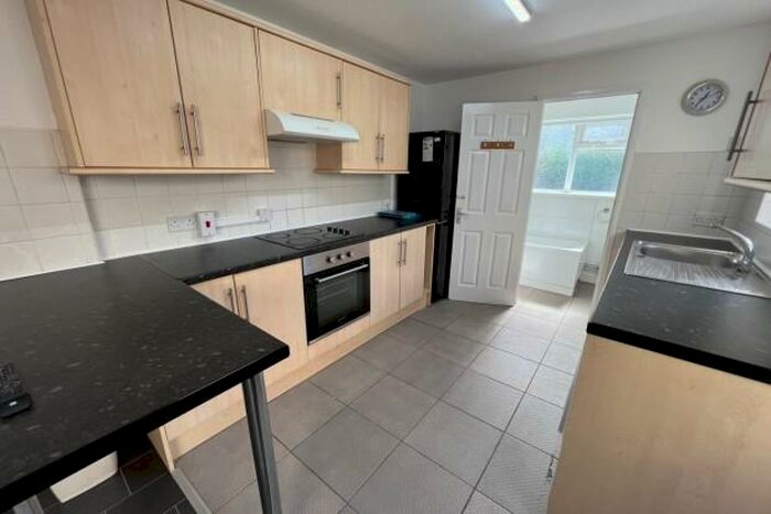 5 Bedroom Terraced House To Rent In Woodville Road - Cardiff, CF24