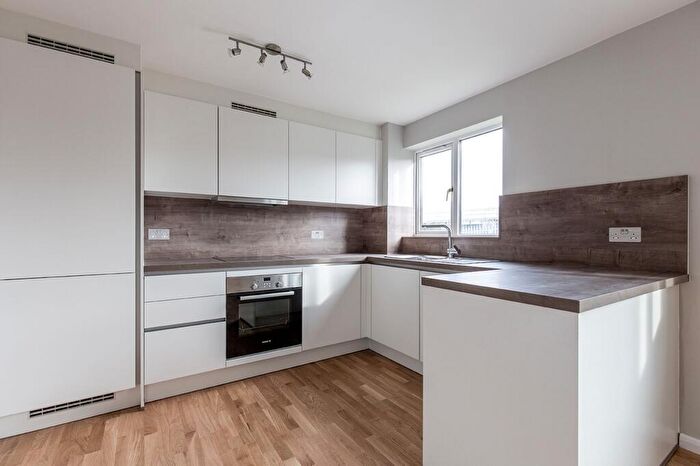 2 Bedroom Flat To Rent In Harrison Court Myers Lane, Off Mercury Road, SE14