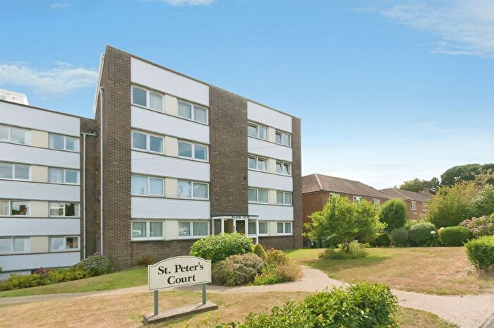 2 Bedroom Flat For Sale In St Peters Court, Bexhill-On-Sea, TN40