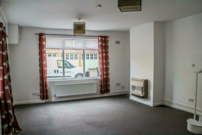 1 Bedroom Coach House To Rent In Holles Crescent, Nottingham, NG7