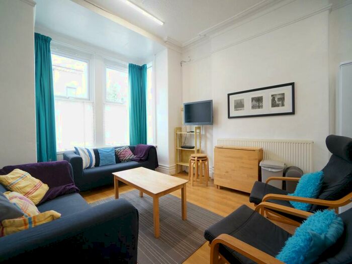 6 Bedroom House To Rent In Bodfaen, Bangor, Gwynedd, LL57