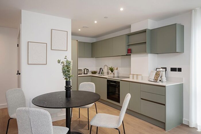 1 Bedroom Flat To Rent In Windsor Bridge Road, Bath, BA2