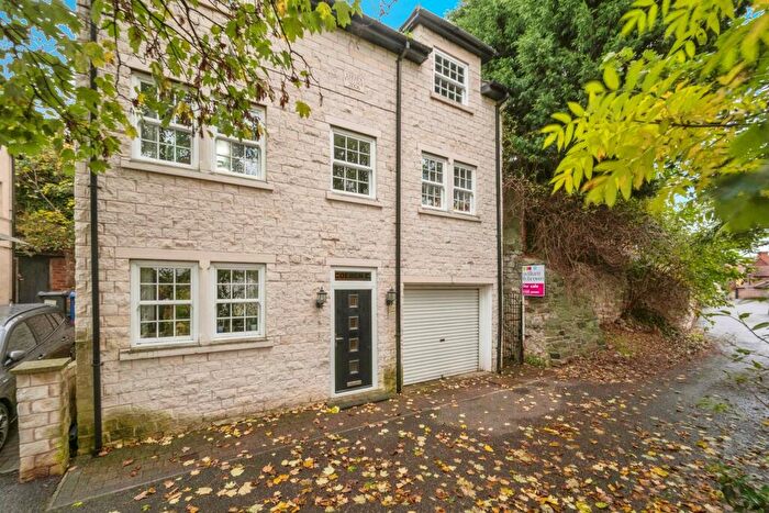 3 Bedroom Detached House For Sale In Castle Avenue, Conisbrough, Doncaster, DN12