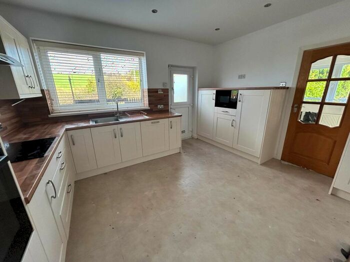 5 Bedroom Detached House To Rent In Tonge Lane, Bacup, OL13