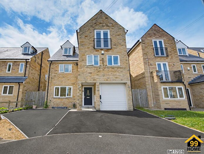 5 Bedroom Detached House For Sale In Old Cottage Close, Hipperholme, West Yorkshire, HX3
