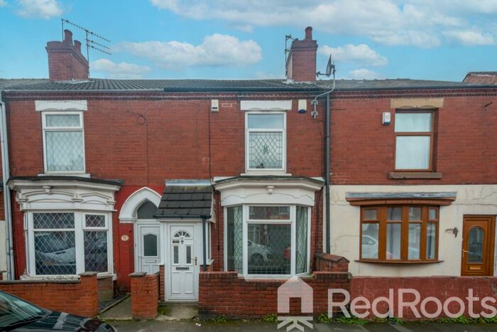 3 Bedroom Semi-Detached House To Rent In West End Avenue, Doncaster, South Yorkshire, DN5