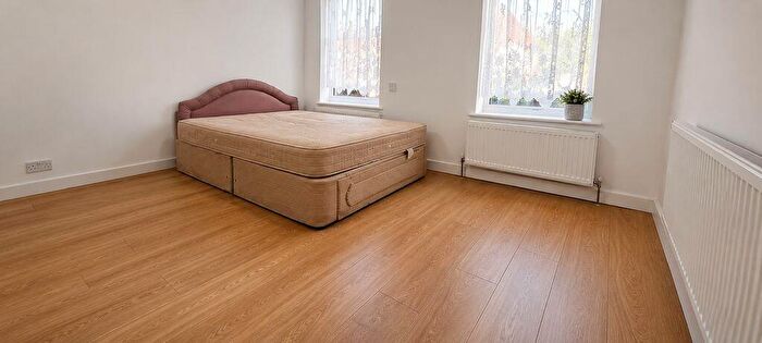 3 Bedroom House To Rent In St. Peter's Avenue, Edmonton, N18
