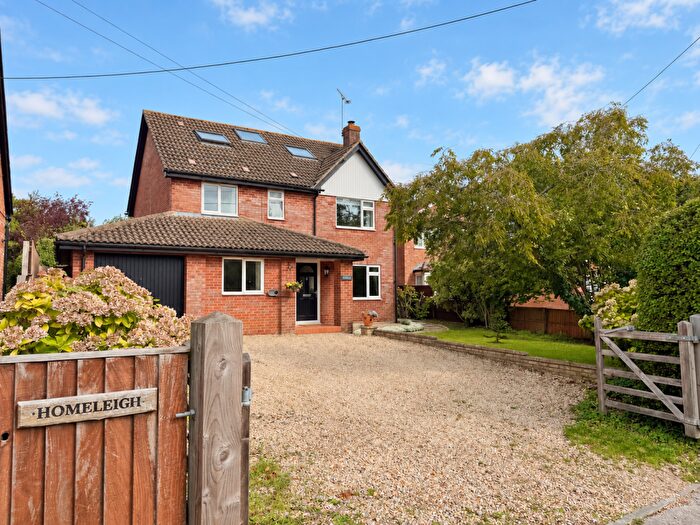 5 Bedroom Detached House For Sale In Wick Lane, Devizes, Wiltshire, SN10