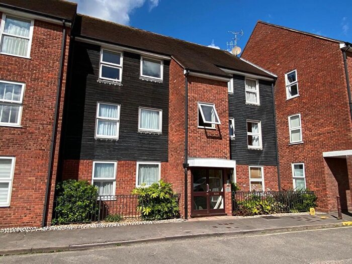 2 Bedroom Flat For Sale In Fryerning Lane, Ingatestone, CM4