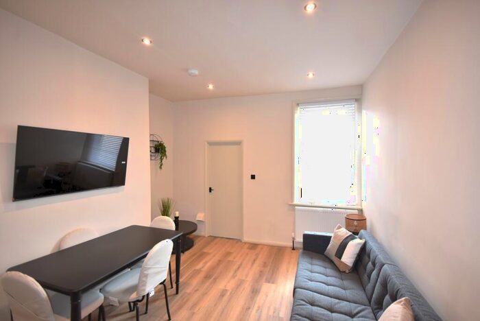 3 Bedroom Flat To Rent In Warwick Street, Heaton, NE6