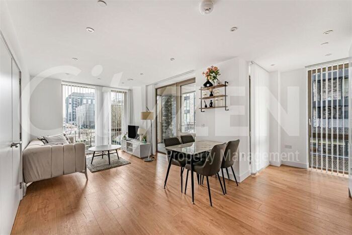 2 Bedroom Flat To Rent In New Village Avenue, London, E14