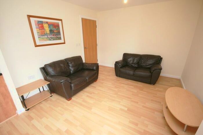 2 Bedroom Apartment To Rent In Montana House, Princess Street Manchester, M1