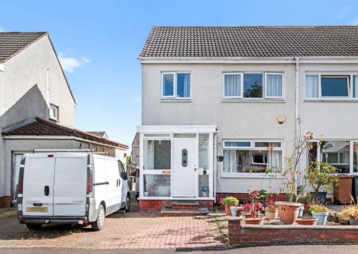3 Bedroom Semi-Detached House For Sale In Parklands, Broxburn, EH52