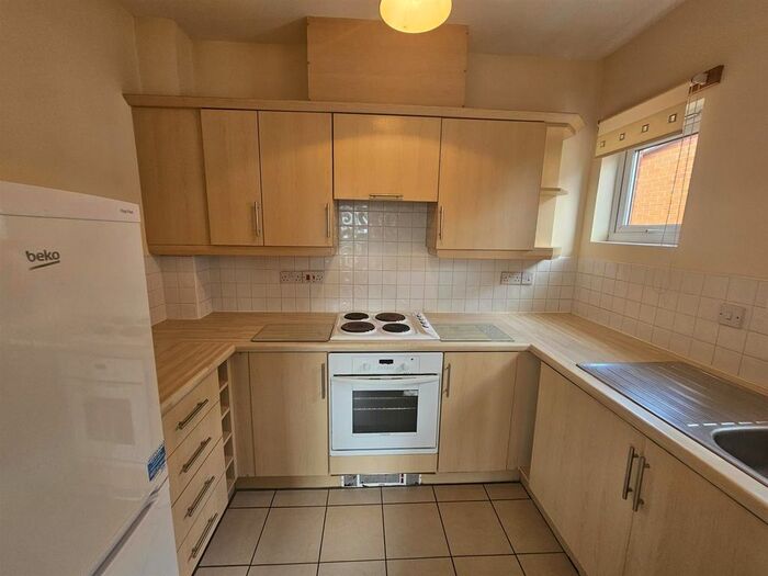 2 Bedroom Flat To Rent In Chester Road, Stretford, Manchester, M32