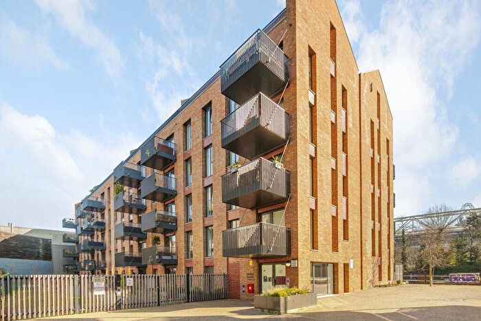 2 Bedroom Apartment For Sale In Wild Flower Gardens, London, E3