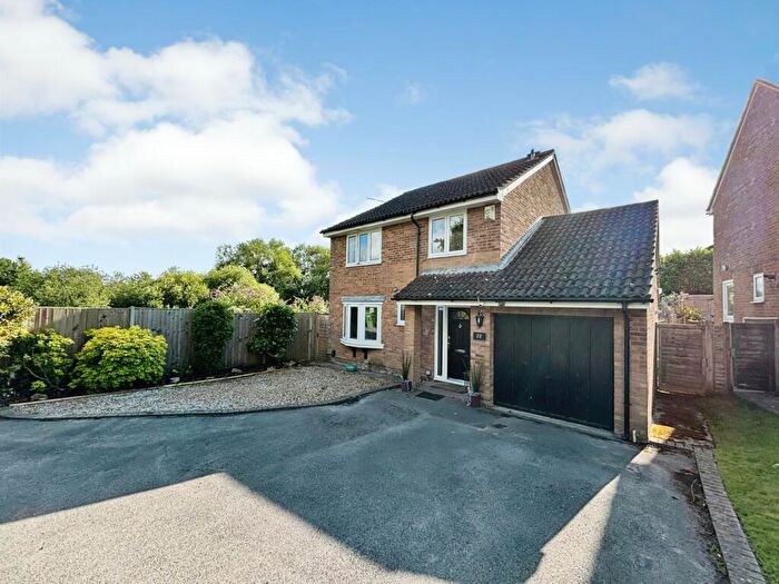 4 Bedroom Detached House For Sale In Balfour Drive, Calcot, Reading, RG31