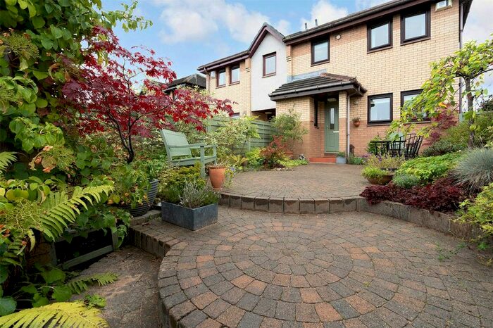 3 Bedroom Semi-Detached House For Sale In Craigbarnet Road, Milngavie, Glasgow, East Dunbartonshire, G62