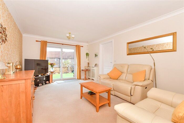 3 Bedroom End Terrace House For Sale In Greyhound Chase, Ashford, Kent, TN23