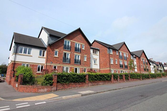 2 Bedroom Apartment For Sale In Longsight Road, Ramsbottom, Bury, Greater Manchester, BL0