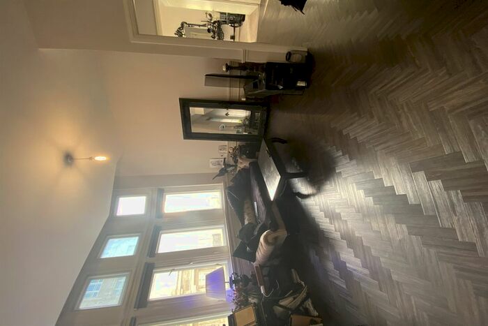 1 Bedroom Flat To Rent In The Levels, Water Street, L3