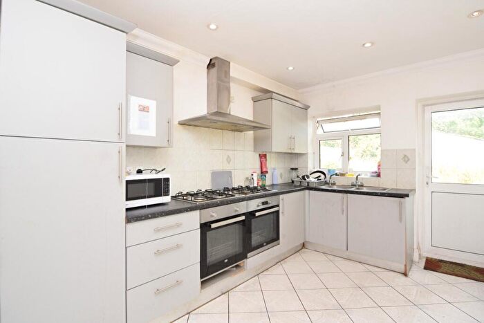 1 Bedroom Flat To Rent In Room, Byron Road, Wealdstone, Harrow, Greater London, HA3