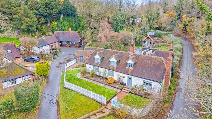 6 Bedroom Detached House For Sale In Henley Road, Marlow, SL7