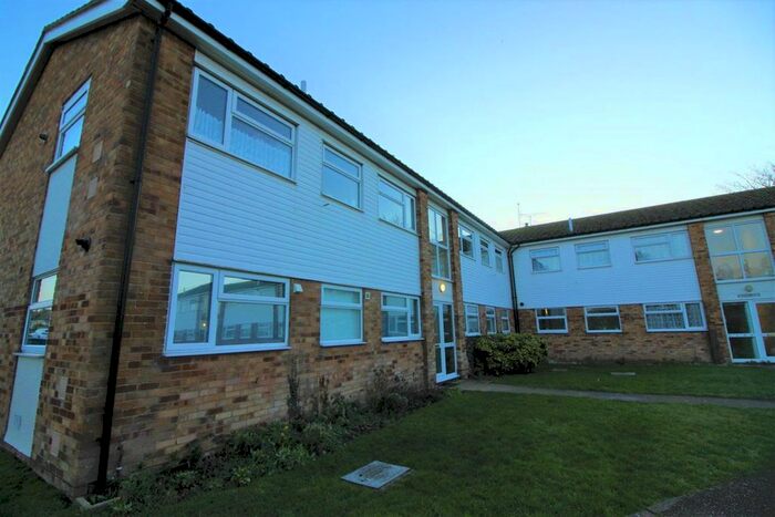 2 Bedroom Flat To Rent In Boscombe Court, Frinton Road, Holland-On-Sea CO15