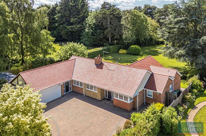 3 Bedroom Bungalow For Sale In The Woodlands, Market Harborough, LE16