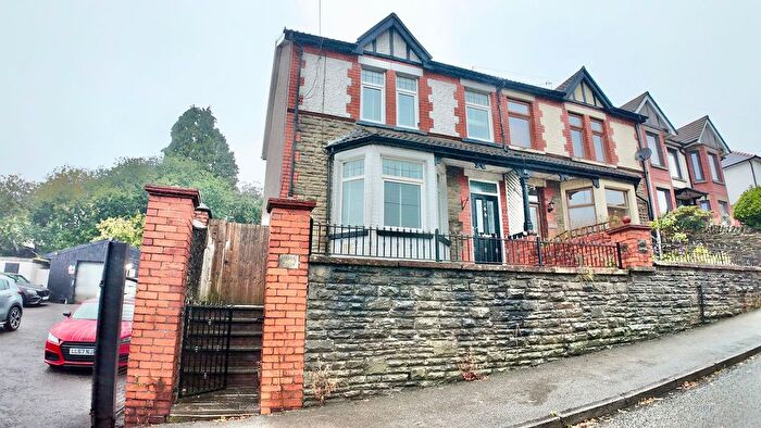 3 Bedroom Semi-detached House For Sale In Pentwyn Road, Blackwood, NP12